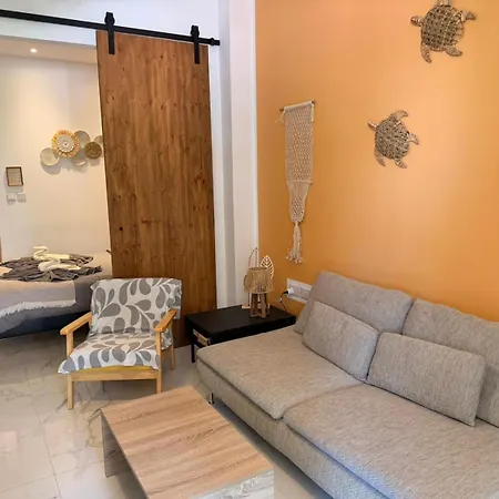 Apartamento Holistic Homes - Zentral, Strandnah, Arbeitsplatz, Doppelbett, Kueche Pafos