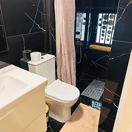 Apartamento Holistic Homes - Zentral, Strandnah, Arbeitsplatz, Doppelbett, Kueche Pafos