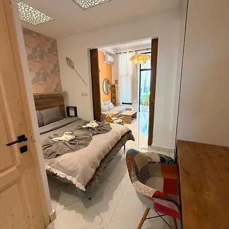 Holistic Homes - Zentral, Strandnah, Arbeitsplatz, Doppelbett, Kueche Paphos