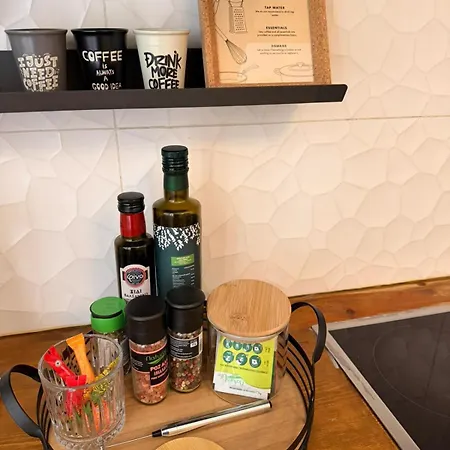 Holistic Homes - Zentral, Strandnah, Arbeitsplatz, Doppelbett, Kueche * Pafos